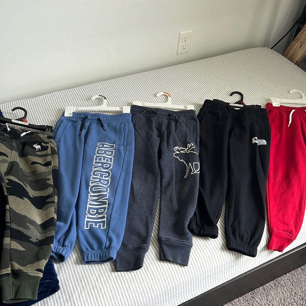 Abercrombie kids!! Boys fleece joggers!!!
